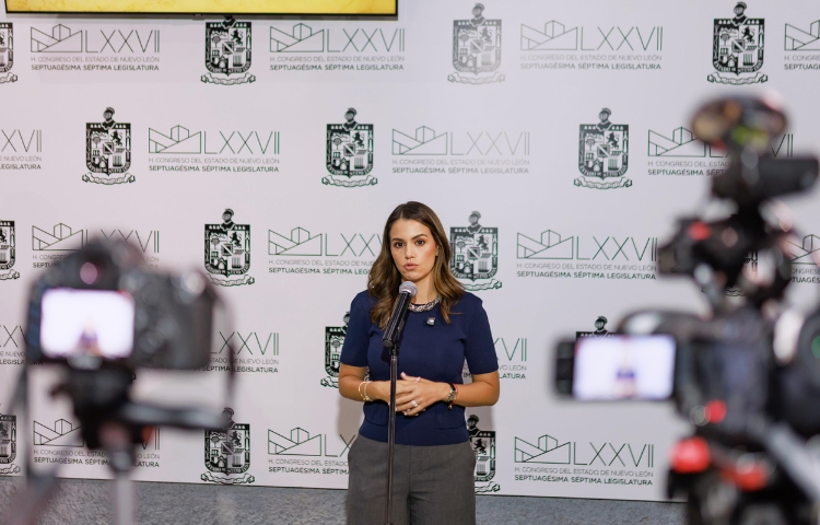 Lorena de la Garza destaca iniciativa contra choquecitos en su primer informe legislativo