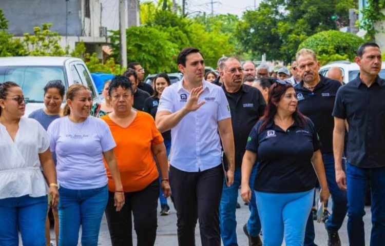 Vecinos de Apodaca exigen solución ante rutas insuficientes