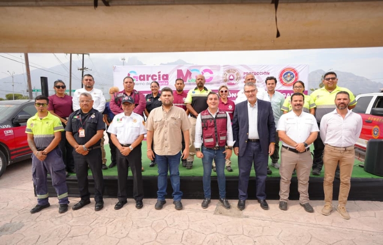 Manuel Guerra Cavazos refrenda su compromiso con Bomberos de Nuevo León