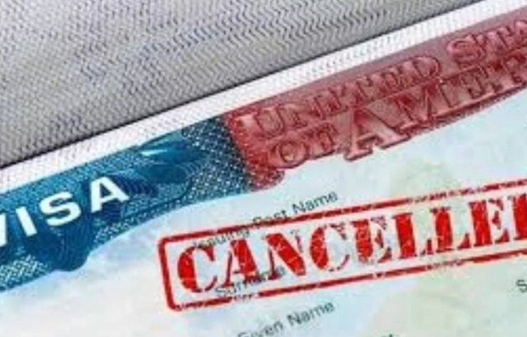 EU revoca visa de mexicano y 5 extranjeros por burlas de la muerte de Charlie Kirk