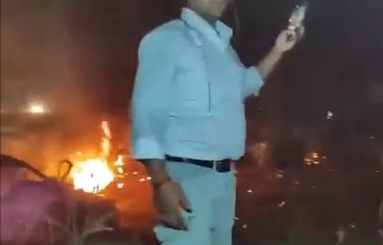 Explosión de auto deja al menos 8 muertos en la India