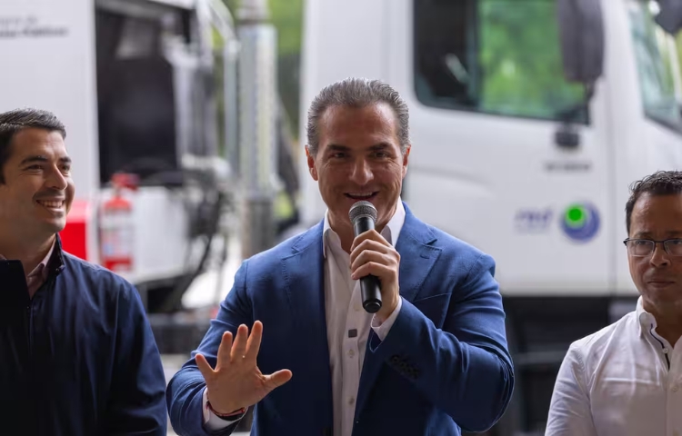 Monterrey Lidera la Evaluación Ciudadana: Adrián de la Garza, el Alcalde Mejor Calificado del Área Metropolitana