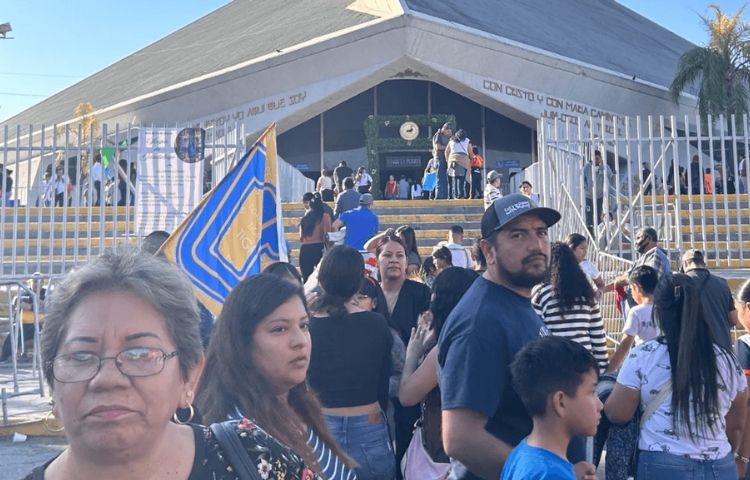Feligreses comienzan a congregarse en la Basílica de Guadalupe