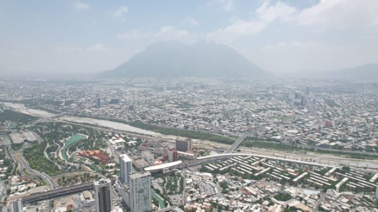 NL amanece con niveles altos de contaminación en estaciones de monitoreo