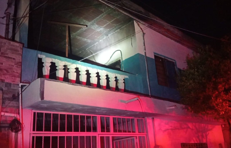 Incendio presuntamente intencional consume vivienda en Guadalupe