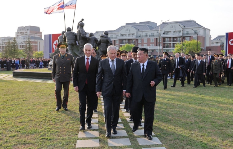 Corea del Norte honra a soldados caídos en guerra Rusia-Ucrania