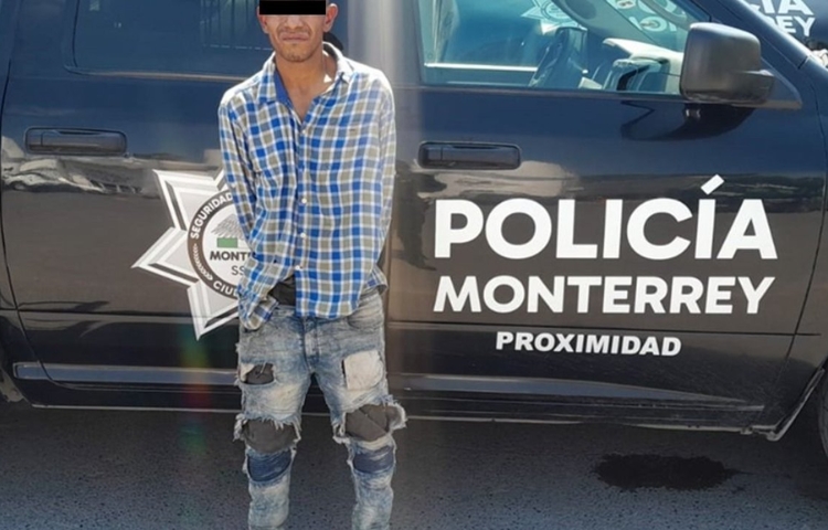 Detienen a presunto acosador afuera de primaria en Monterrey